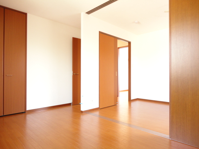 サニーコート B棟 ベッドルーム