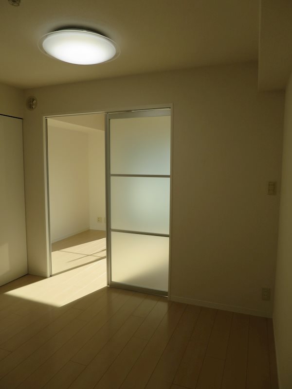 ヴィータローザ横浜吉野町 リビング