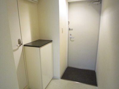 大阪府大阪市西区西本町３丁目 玄関