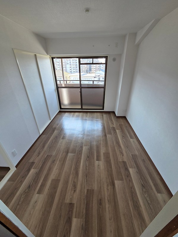 真田マンション ベッドルーム