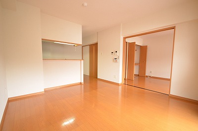 ゼルコバ リビング