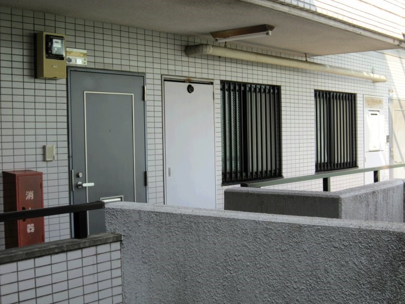 稲田堤グランドハイツ 玄関