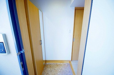 ラ・アヴェニール 玄関