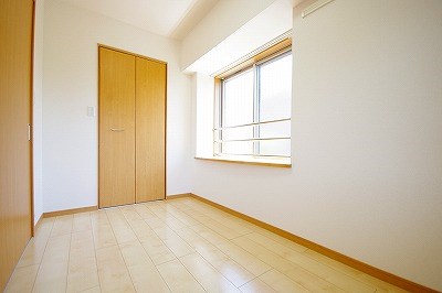 ラ・アヴェニール ベッドルーム