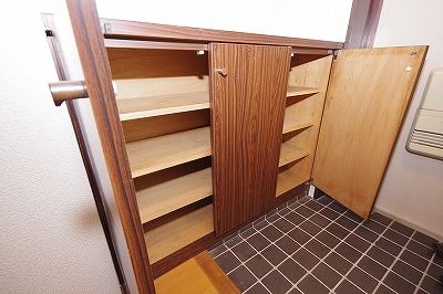 第４泰平ビル 玄関