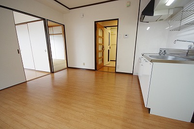 第４泰平ビル リビング