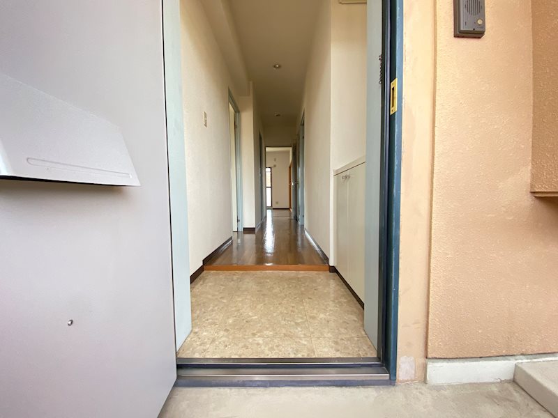 オーヂ八幡東 玄関