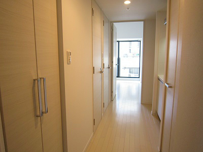 エスライズ御堂筋本町 玄関