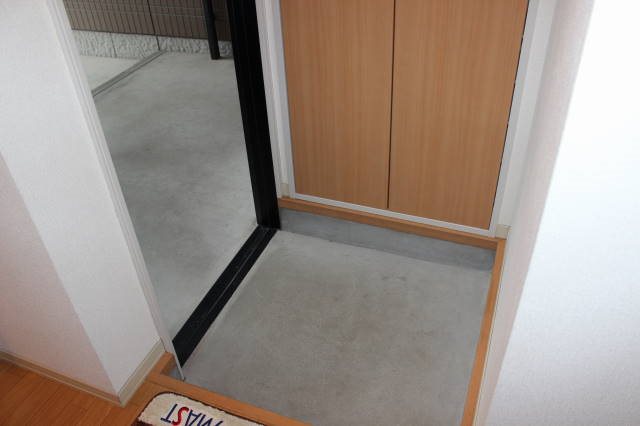 クレール五日市駅前　Ｂ棟 玄関