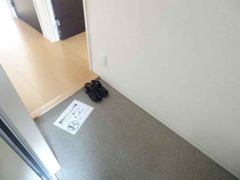 ウエストパーシモン 玄関