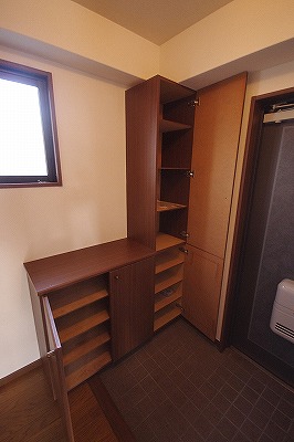 ロワールイン守恒 玄関