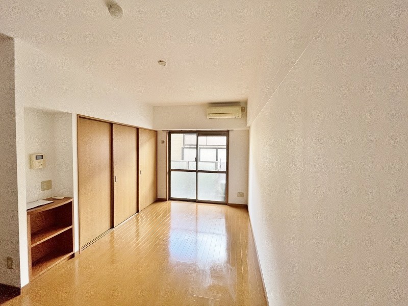 出屋敷館 リビング