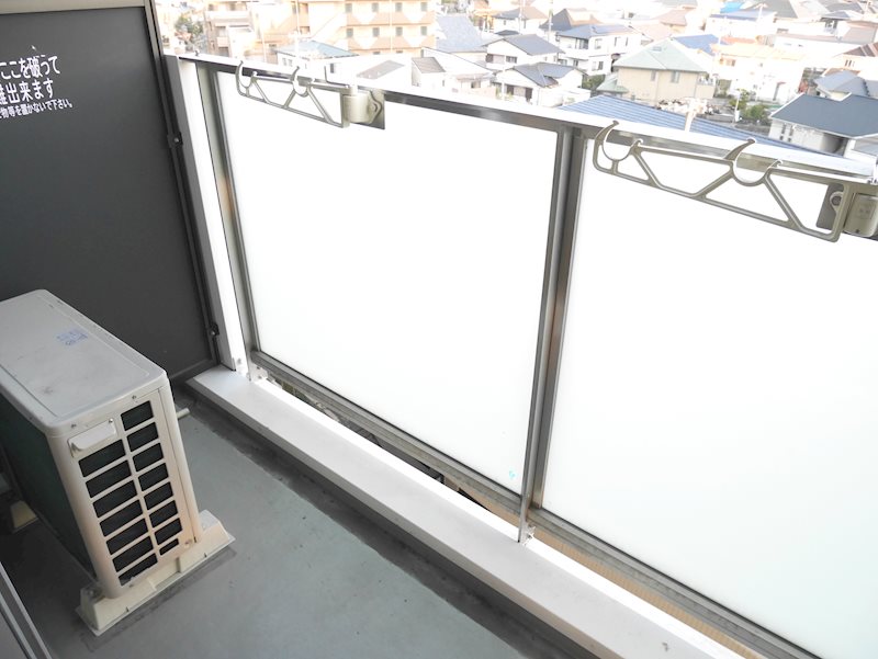 ロイヤルクイーンズパーク関大前（旧ヒルサイド横山） ベランダ