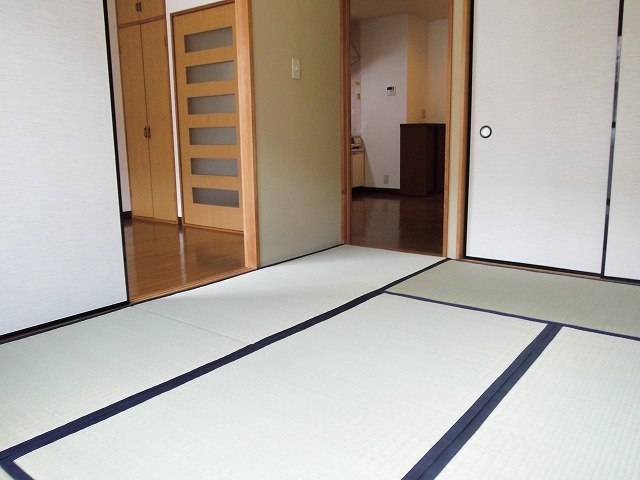 メゾンテイⅢ ベッドルーム