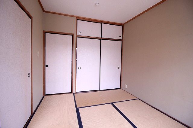 メゾンテイⅢ ベッドルーム