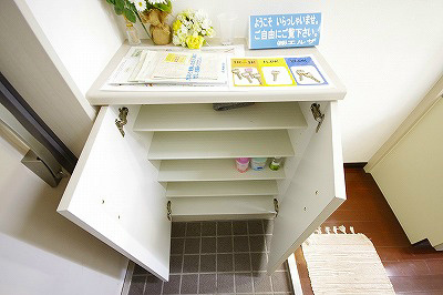 第２５エルザビル 玄関