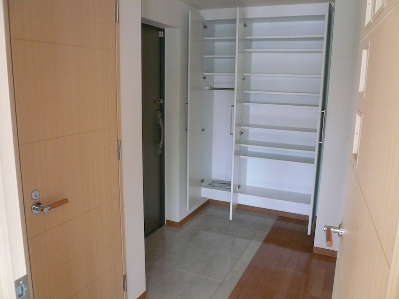エスリード西本町 玄関