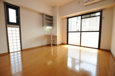 馬借タカヤコーポレーション リビング