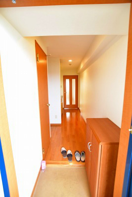 グッドシティ下富野 玄関