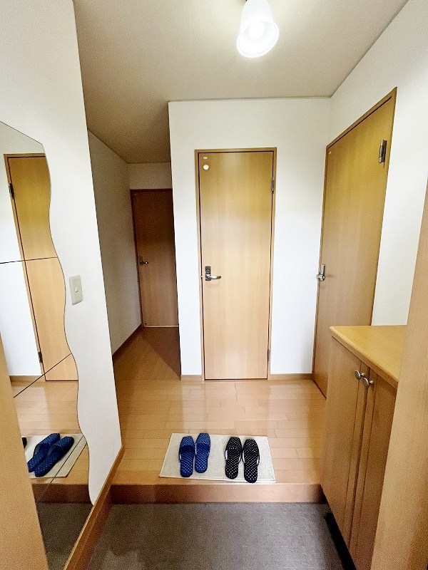 ロージュマン黄金町 玄関