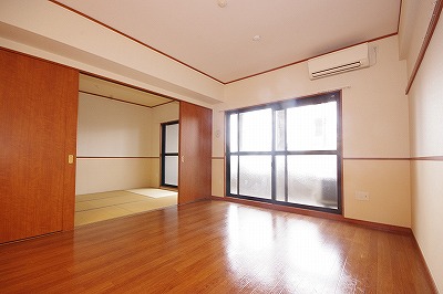 ハイネス若園 リビング