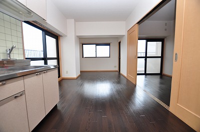 Ｋ－Ｔ・Ｍ・Ｊビル（KTMJ/ケーティエムジェイビル） リビング