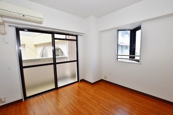 エンジョイスペースオカダ リビング