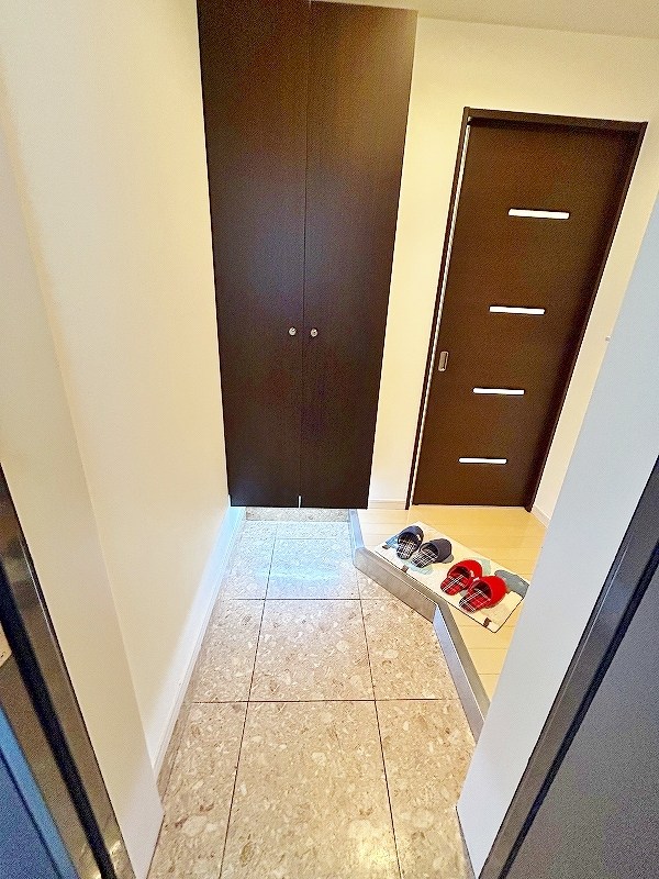 プルーム下到津 玄関