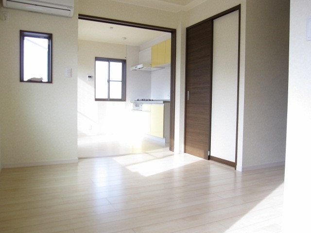 トレインビューネオ宮原駅東口 リビング