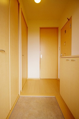 コンフォールＳ 玄関