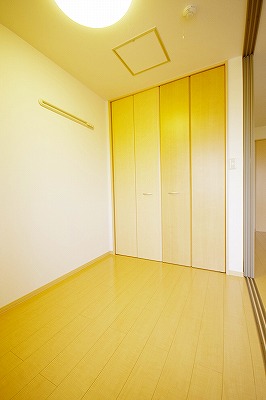 コンフォールＳ ベッドルーム