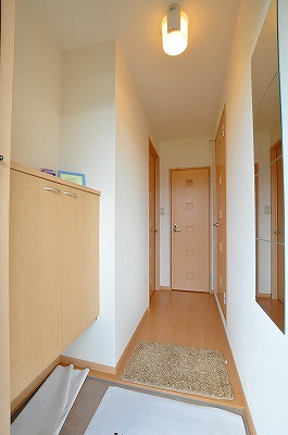 コンフォールＳ 玄関