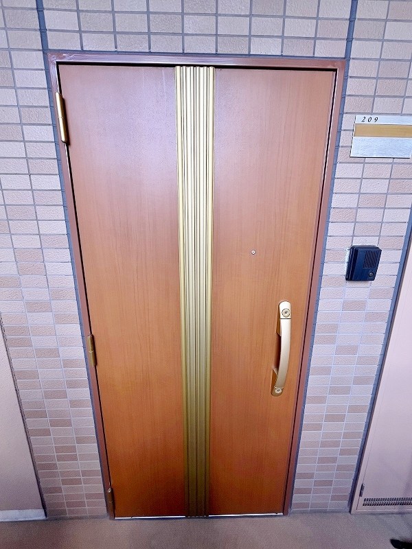 ウイングス片野Ⅱ  玄関