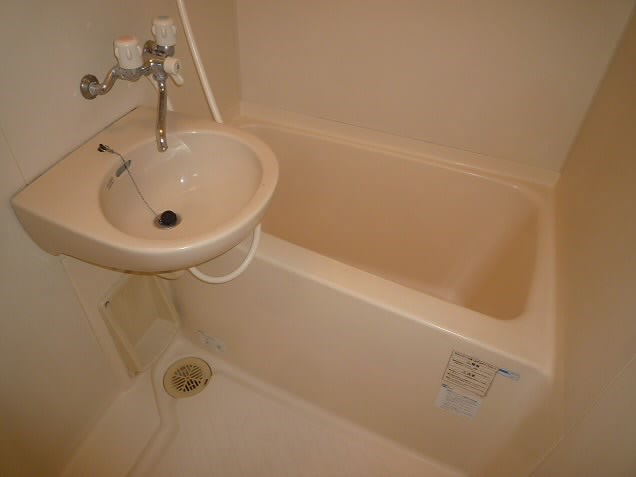 国領明和 風呂画像