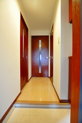 コンフォートスクエア安部山 玄関