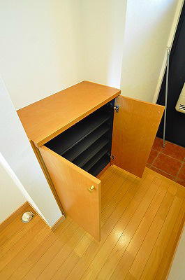 デザインコート日明 玄関