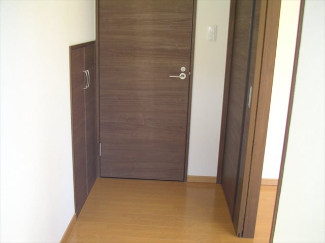 ｙハウス本町 玄関