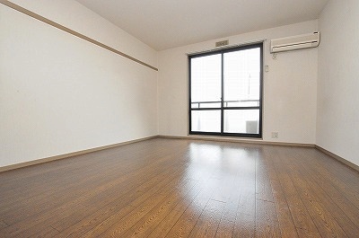 ビーライン足原 リビング