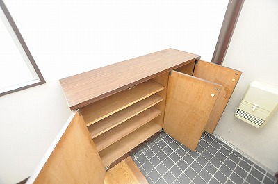 第４泰平ビル 玄関