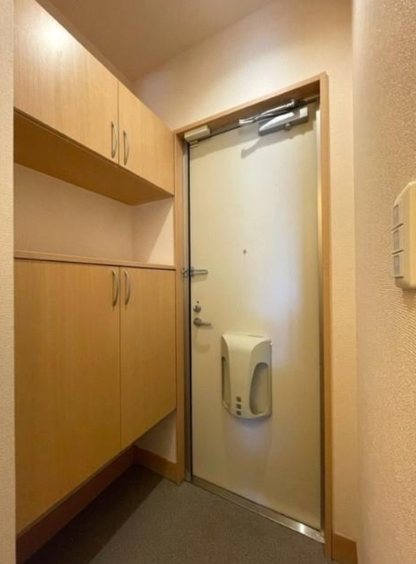 フ・ミール6号館 玄関