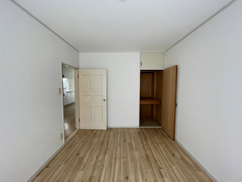 光ビル ベッドルーム