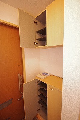イルヴィアーレⅡ　Ａ棟 玄関
