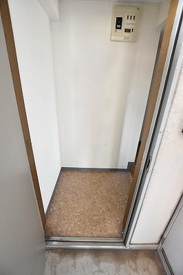 アリエス城野 玄関