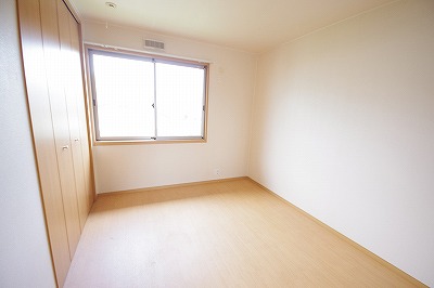 オレンジヒル 　B棟 ベッドルーム