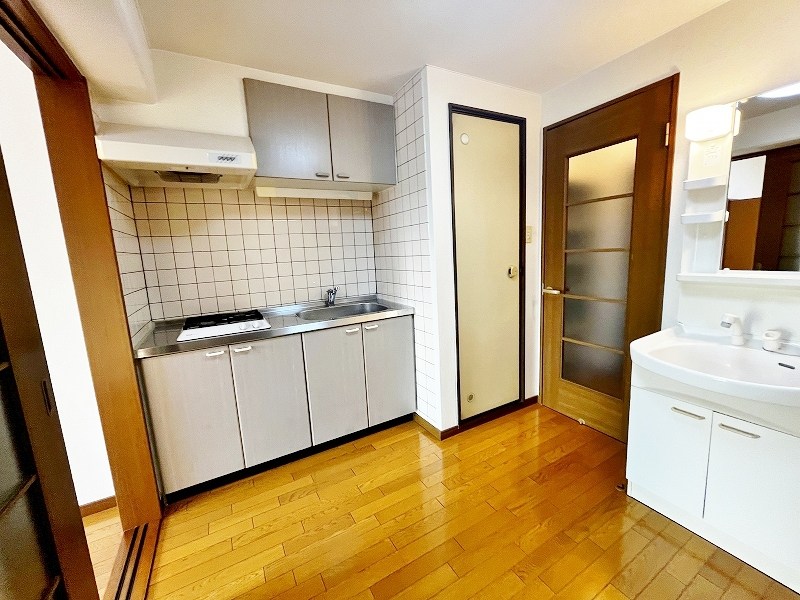 馬借タカヤコーポレーションビル リビング