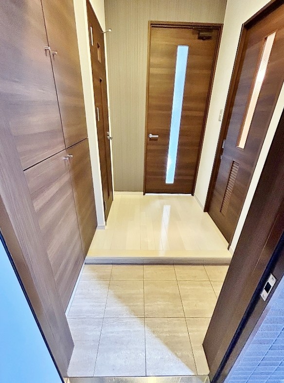 THE　SQUARE・Suite　Residence（ザ・スクエアスイートレジデンス） 玄関