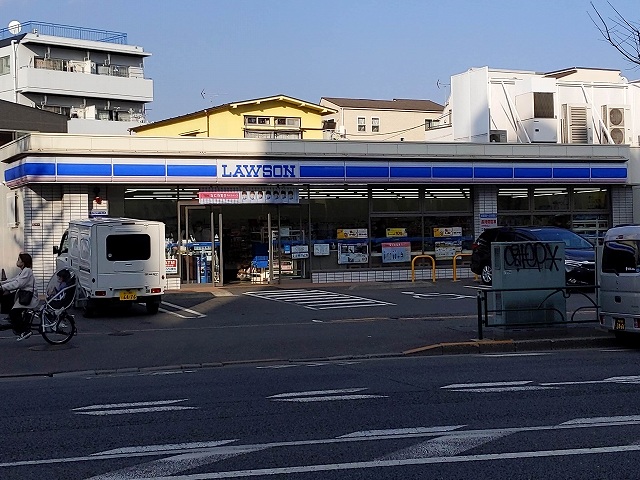 アトラスヴェール荻窪三丁目 コンビニ
