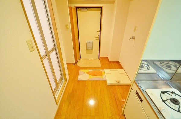 クィーンズ渡辺 リビング