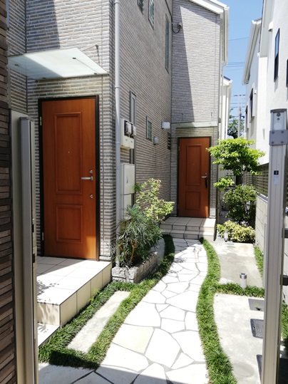 ラルーチェ 玄関