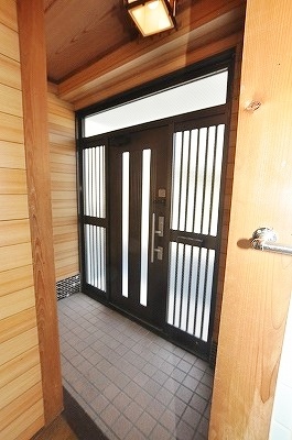 西日本サンハイツ 玄関